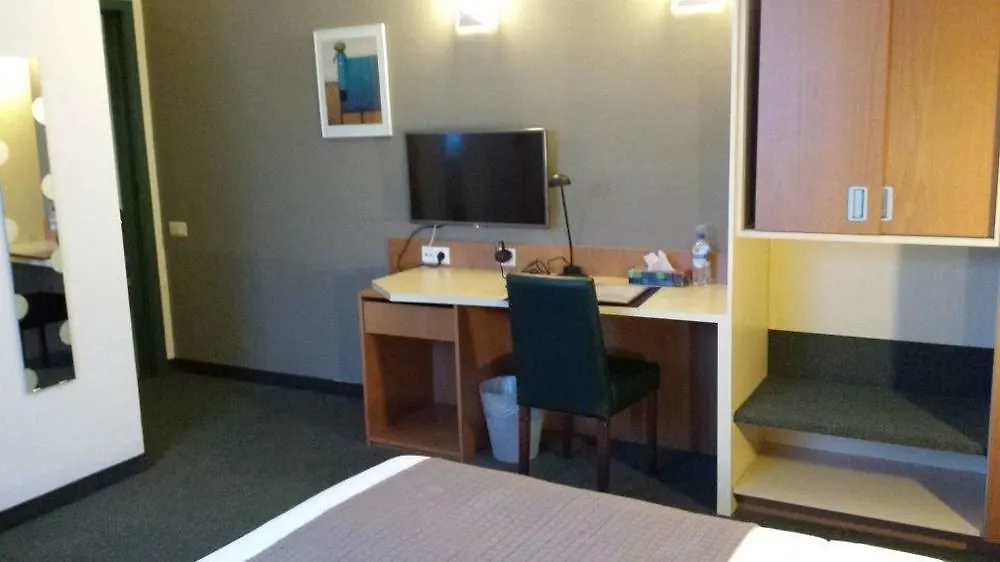 Hobbit Hotel Brussels Airport Zaventem 3*,